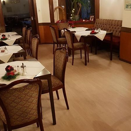 Hotel Cafe Meynen บาดมุนดาร์อัมไดส์เทอร์ ภายนอก รูปภาพ