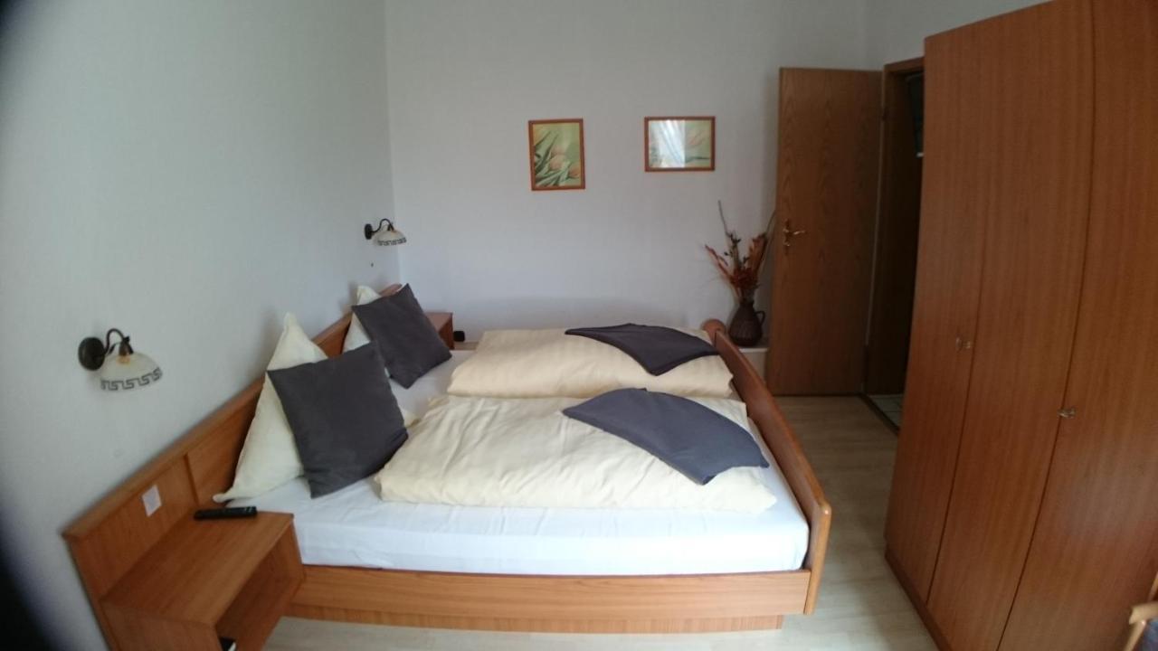 Hotel Cafe Meynen บาดมุนดาร์อัมไดส์เทอร์ ภายนอก รูปภาพ