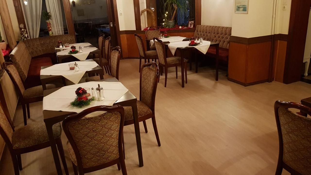 Hotel Cafe Meynen บาดมุนดาร์อัมไดส์เทอร์ ภายนอก รูปภาพ